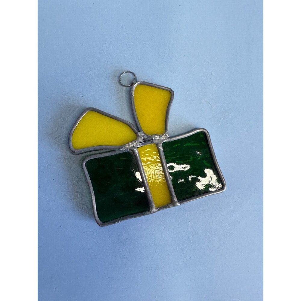 Handcrafted John Deer Colored Stain Glass Christmas Present Ornament 3" - Picture 4 of 5